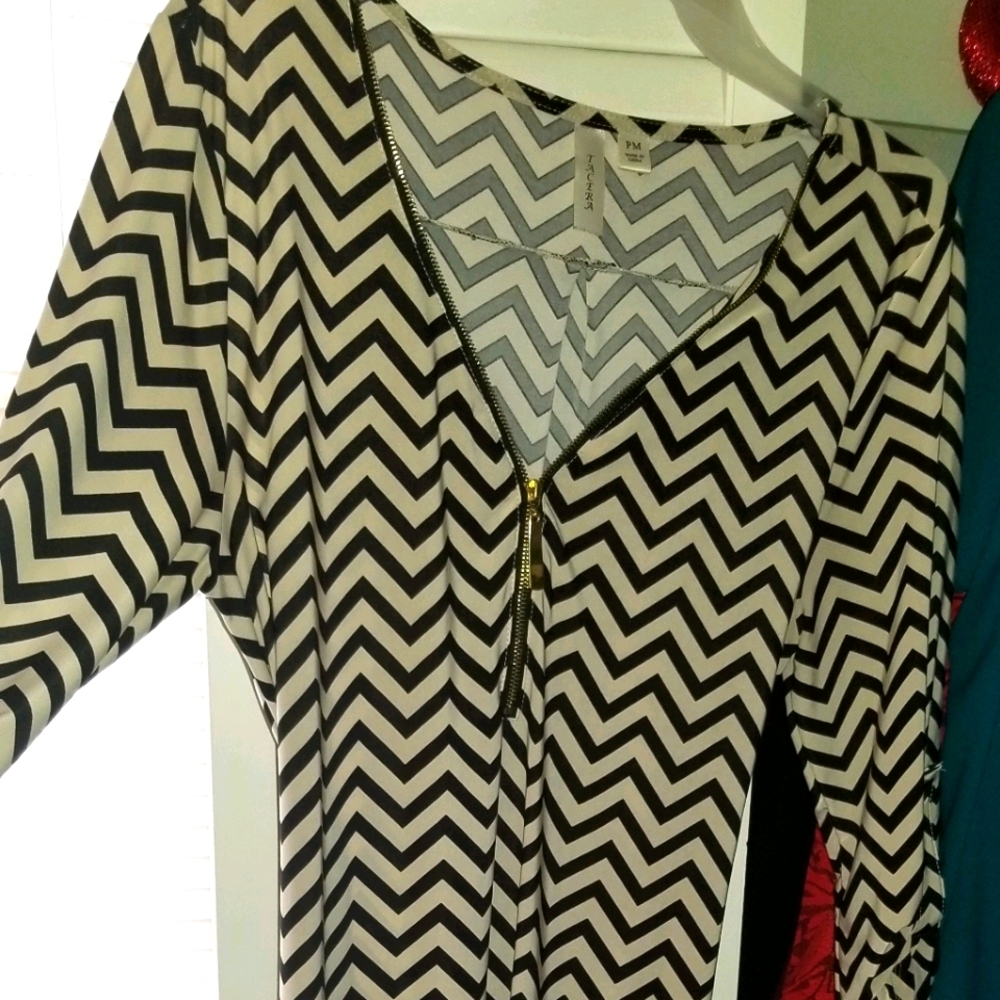 Zigzag print long sleeve dress